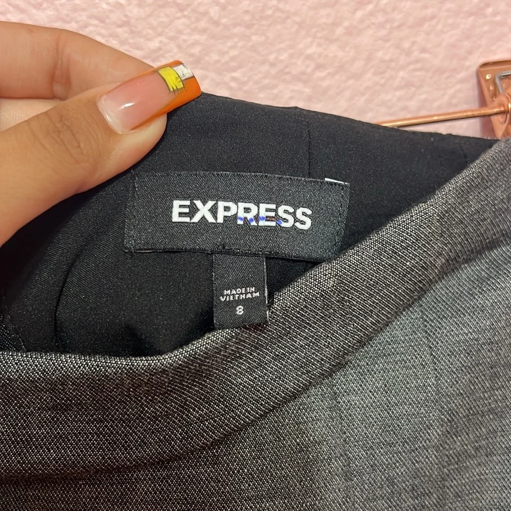 Express Gray Fitted Stretch Pencil Skirt. Size 8